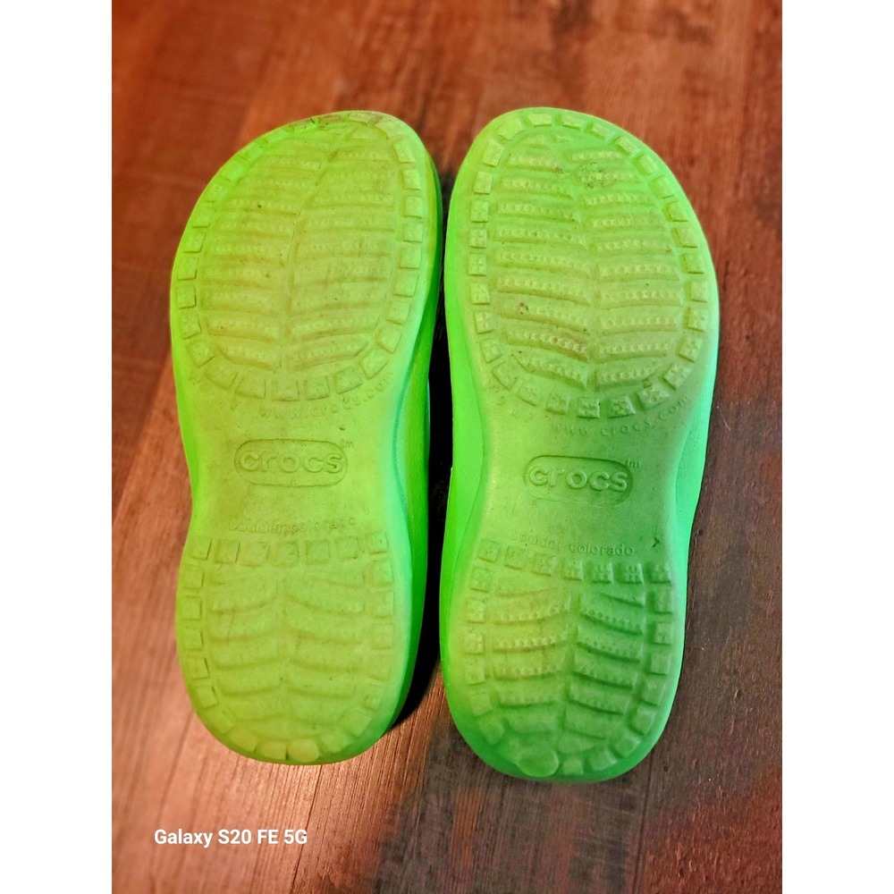 Summer Beach Vacation Green & Pink Athens Crocs Unisex Flipflop Thong Sandals - Picture 6 of 6